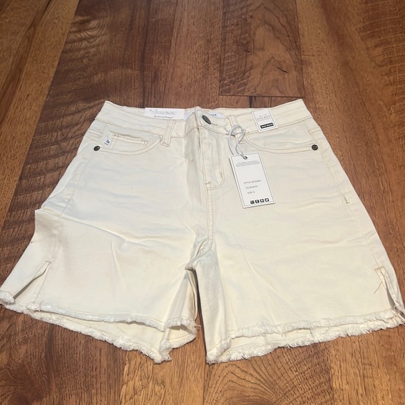 NWT Judy Blue Woman’s Cream High Waist Jean Shorts Size S